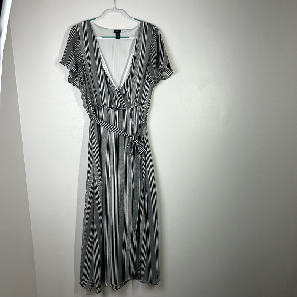 Rue 21 Maxi Dress Size 1x Black/White Stripes
